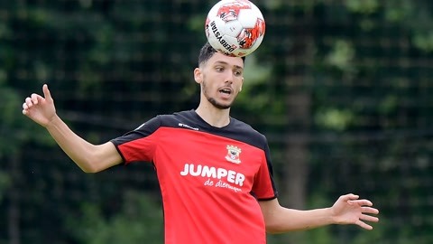 成单刀破门 成单刀破门